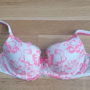 Victoria's Secret Pink and White Floral Bra with Underwire